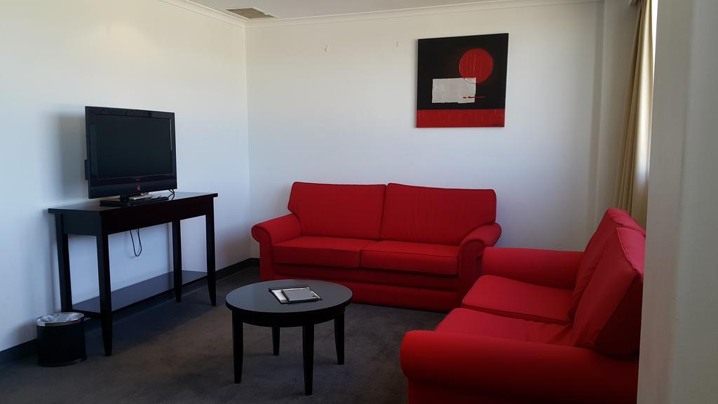 Leichhardt Hotel Рокхемптън Екстериор снимка