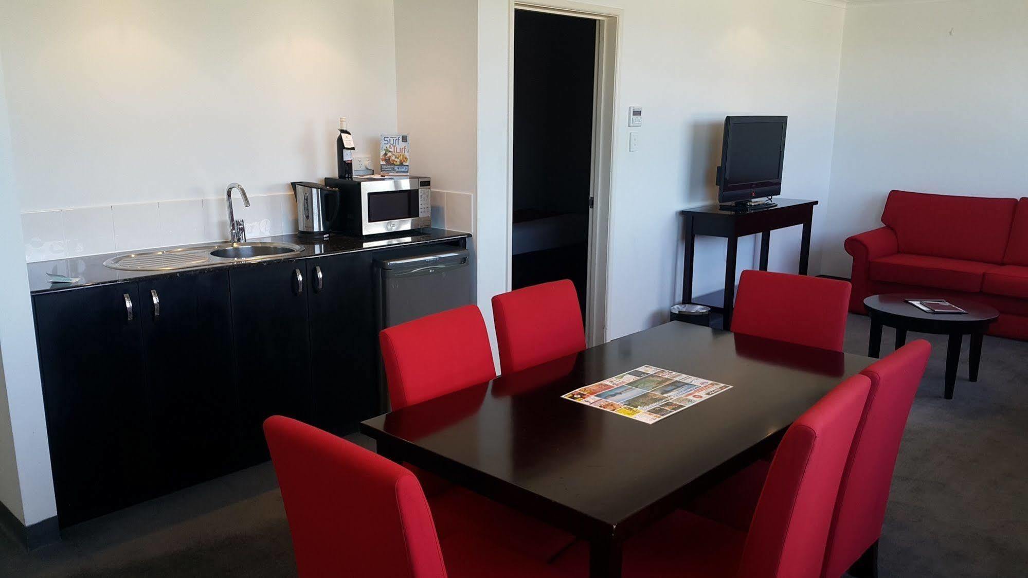 Leichhardt Hotel Рокхемптън Екстериор снимка
