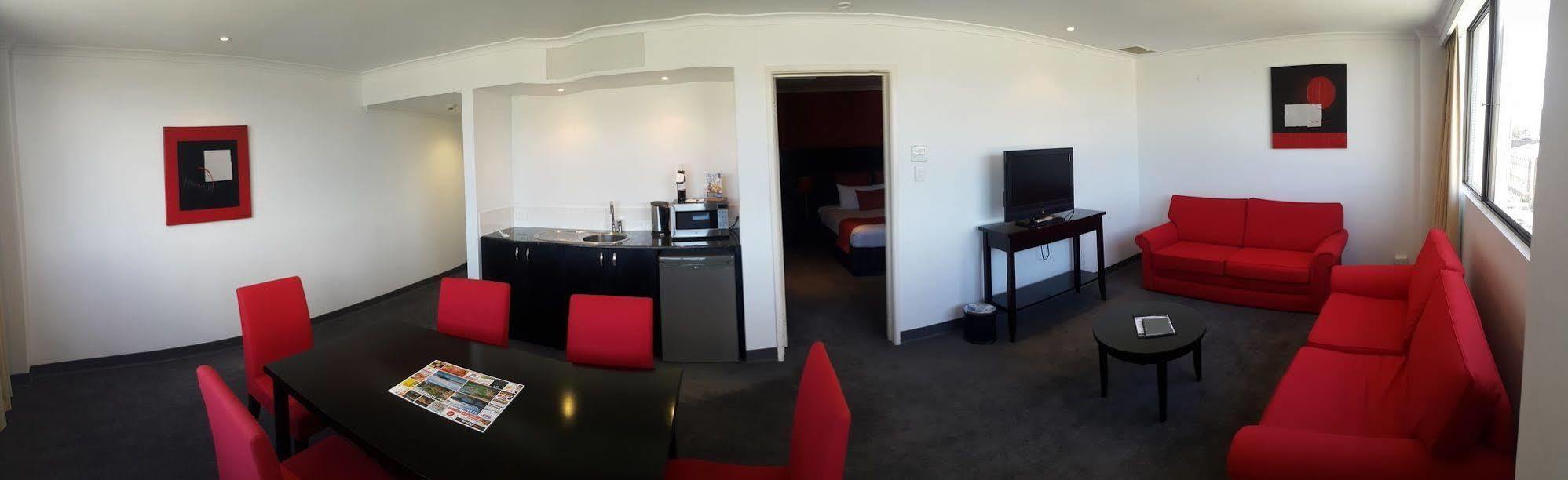 Leichhardt Hotel Рокхемптън Екстериор снимка