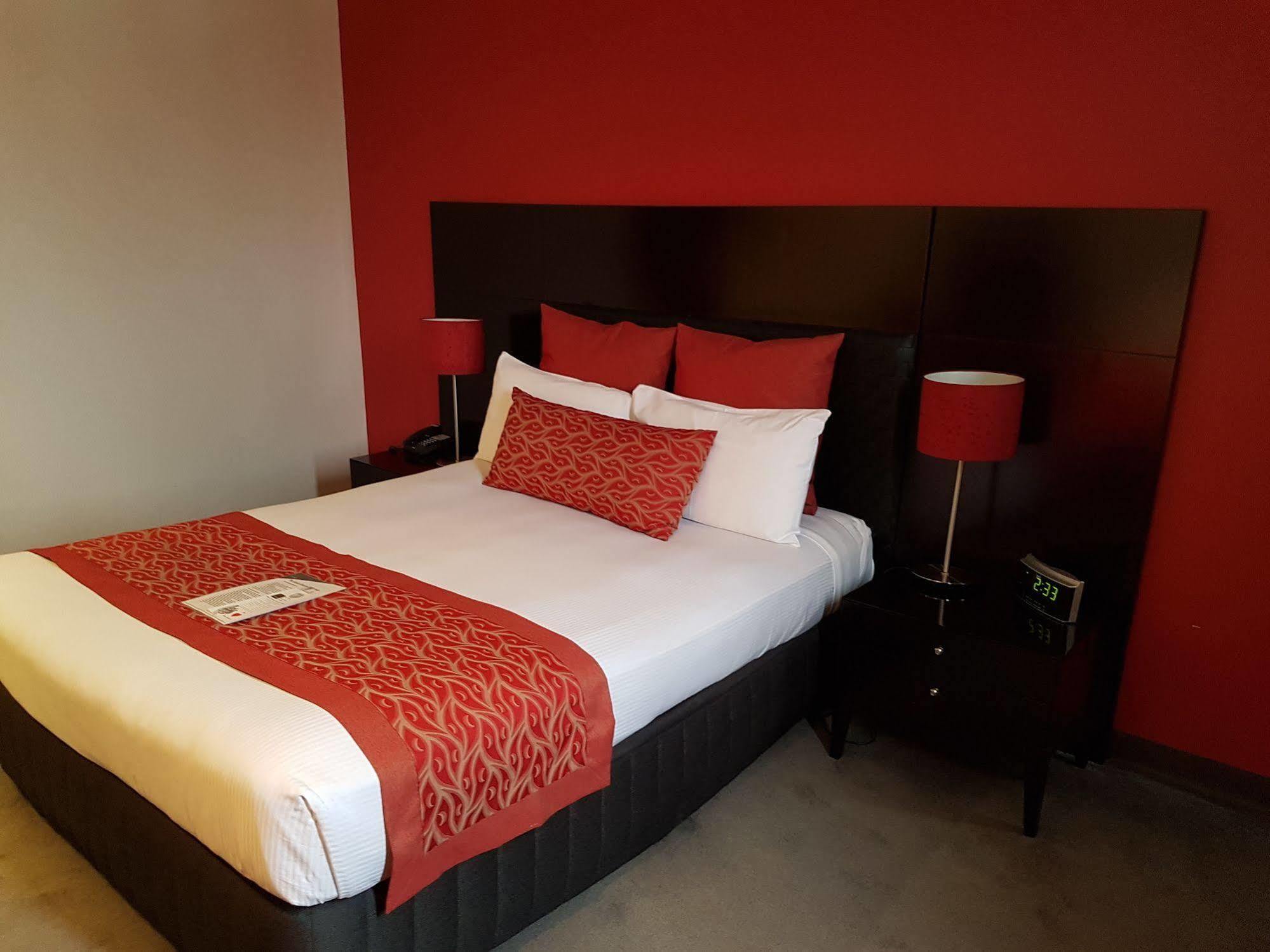 Leichhardt Hotel Рокхемптън Екстериор снимка