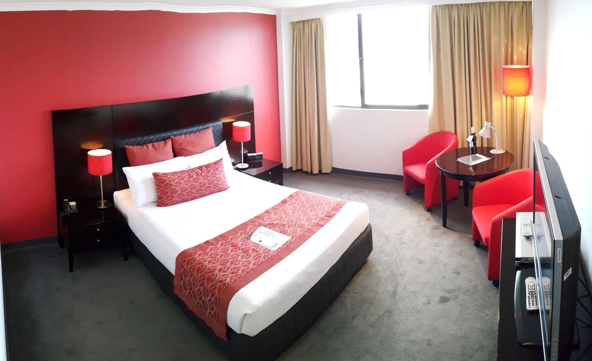 Leichhardt Hotel Рокхемптън Екстериор снимка