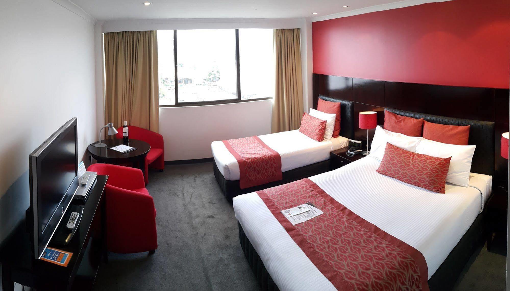 Leichhardt Hotel Рокхемптън Екстериор снимка