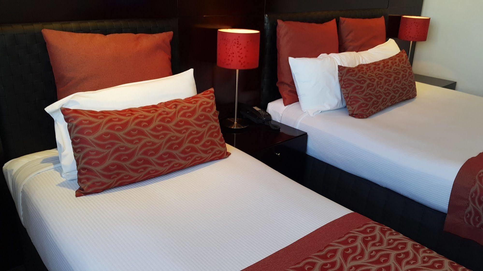 Leichhardt Hotel Рокхемптън Екстериор снимка