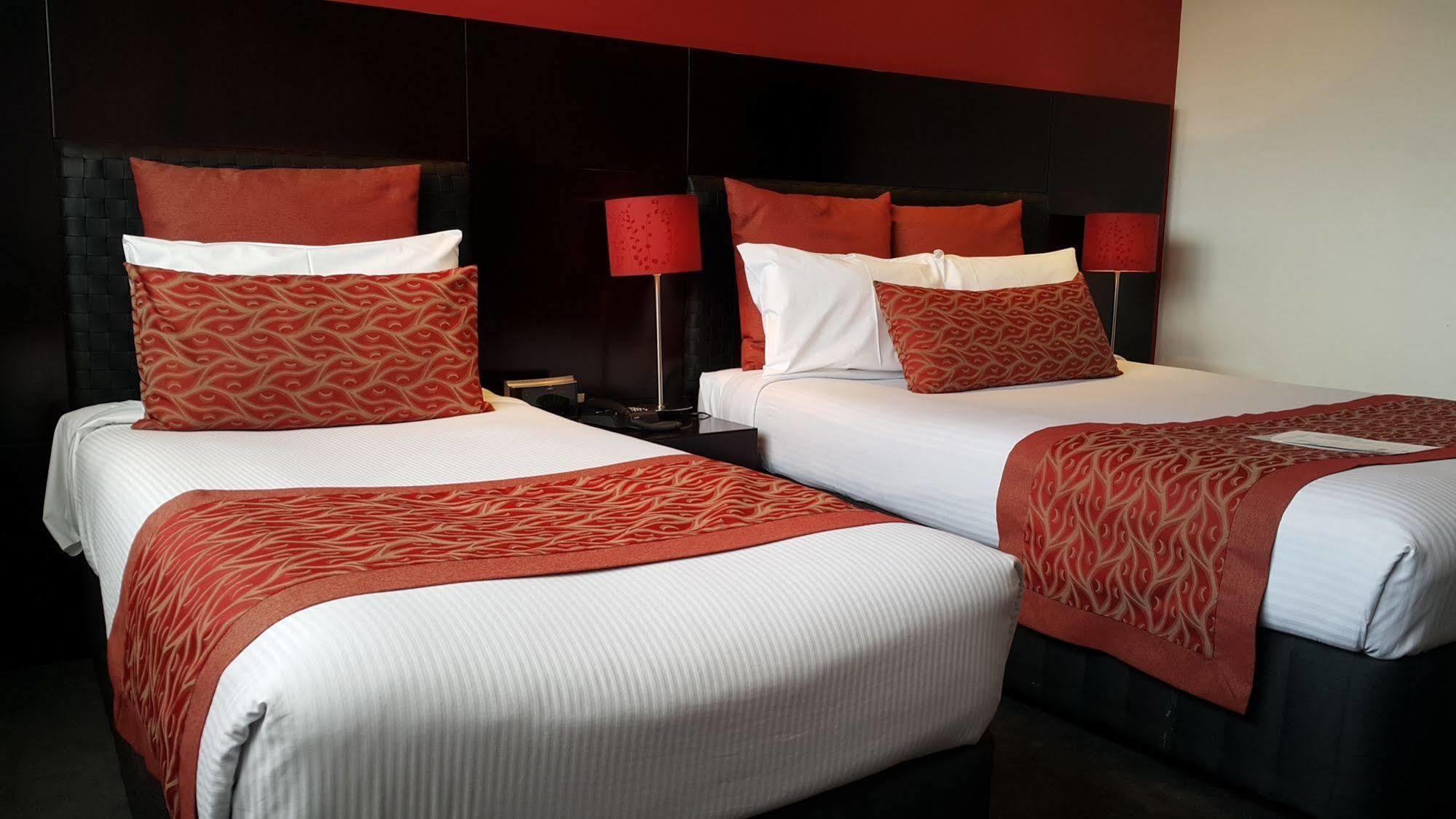 Leichhardt Hotel Рокхемптън Екстериор снимка